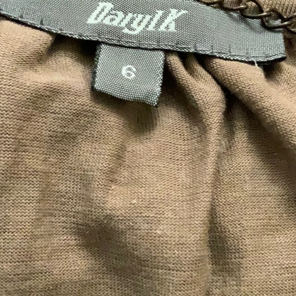 LIGHT brown shift dress with cold shoulders. Short sleeves.V neck. 100% Tencel - Picture 8 of 9